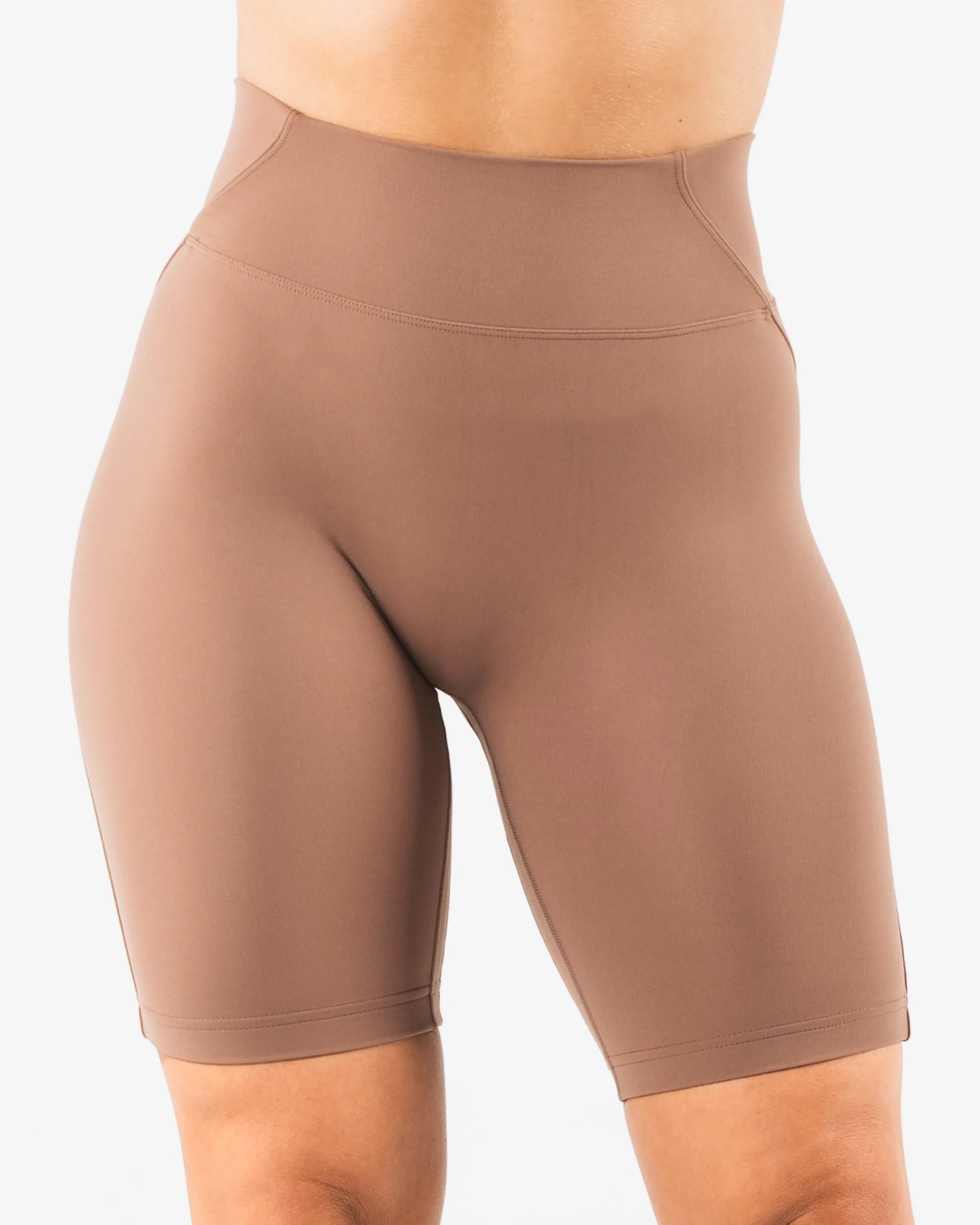 Aura Short 9"