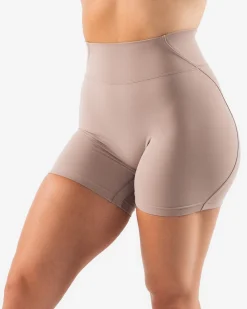 Aura Short 5"