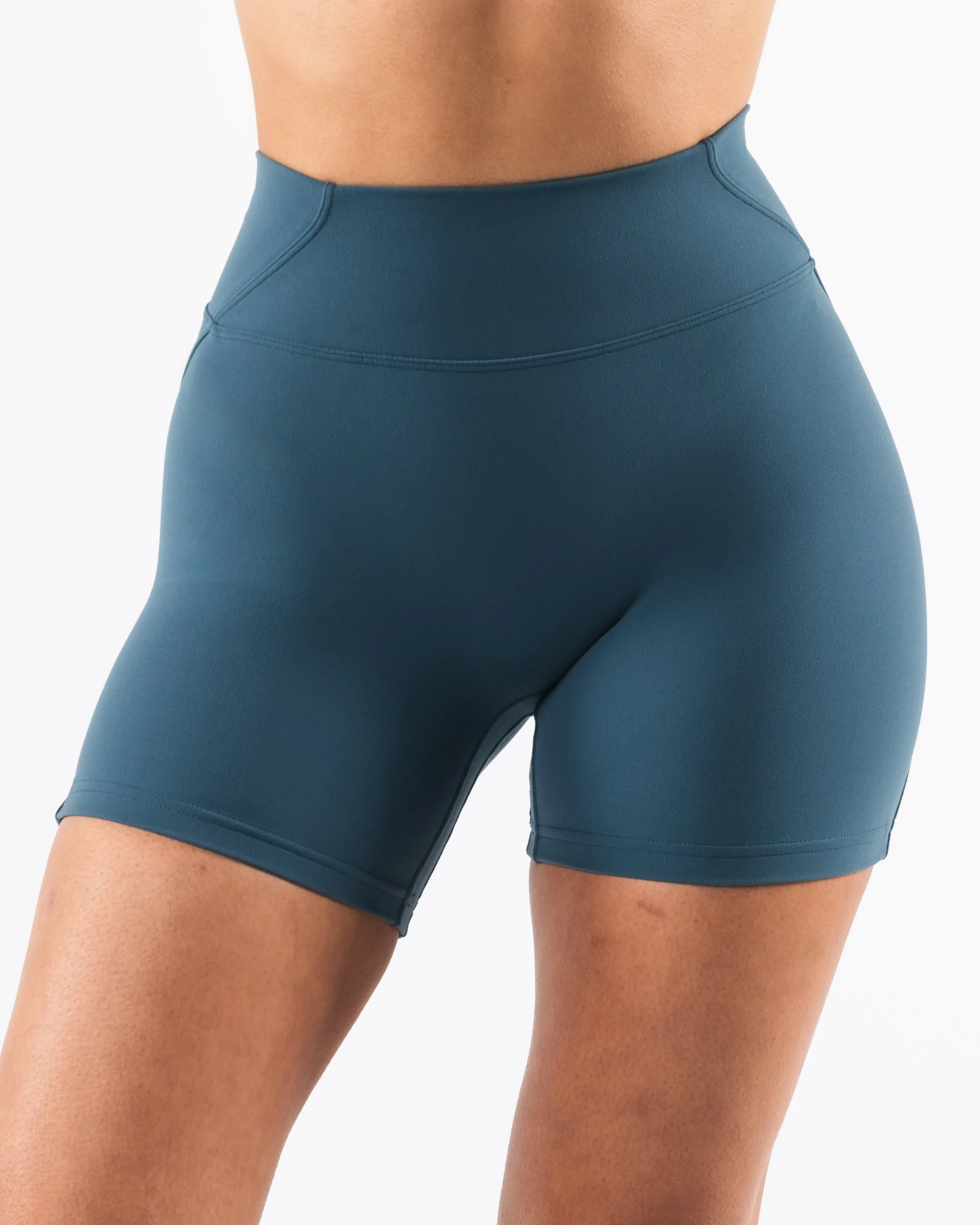 Aura Short 5"