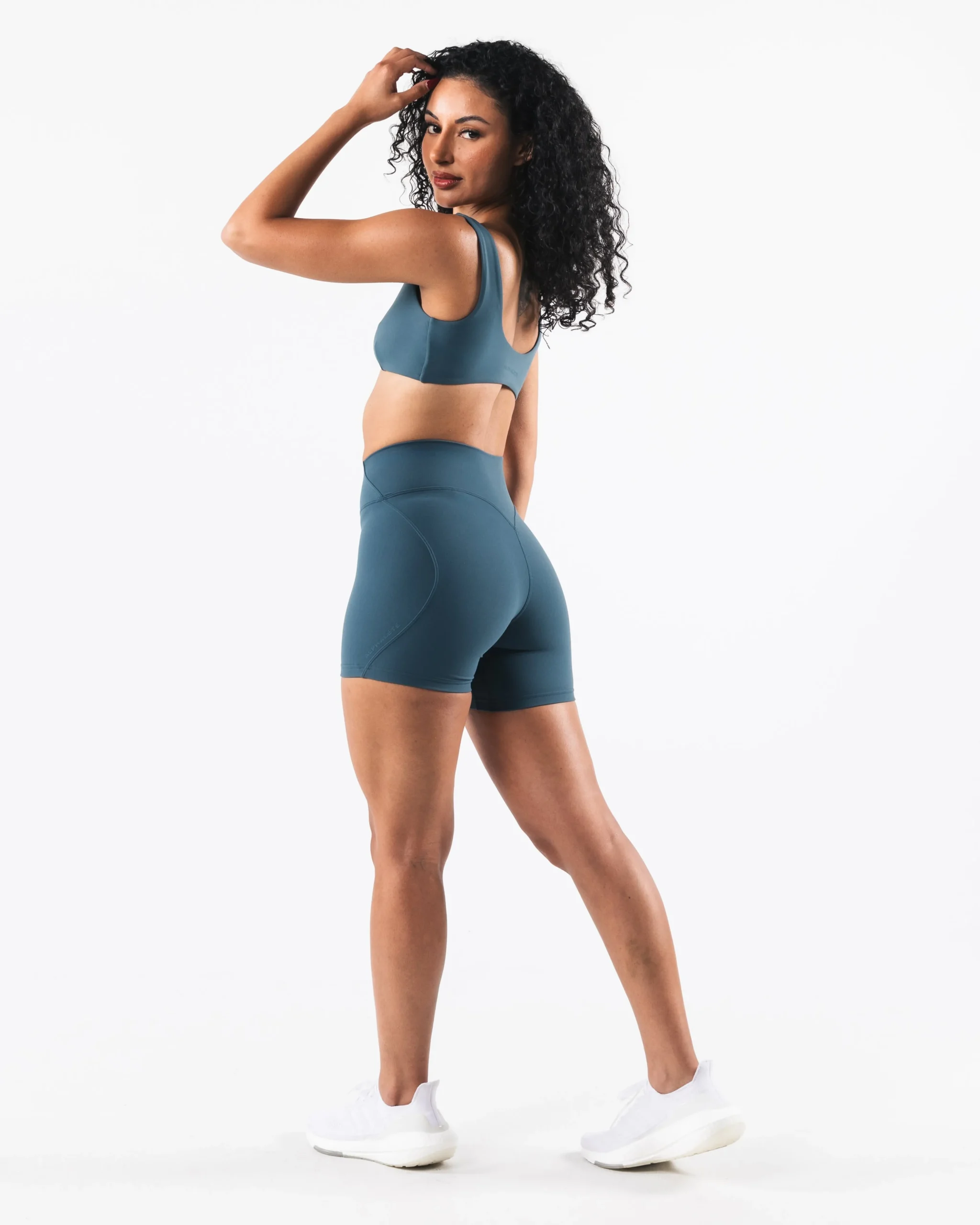 Aura Short 5"