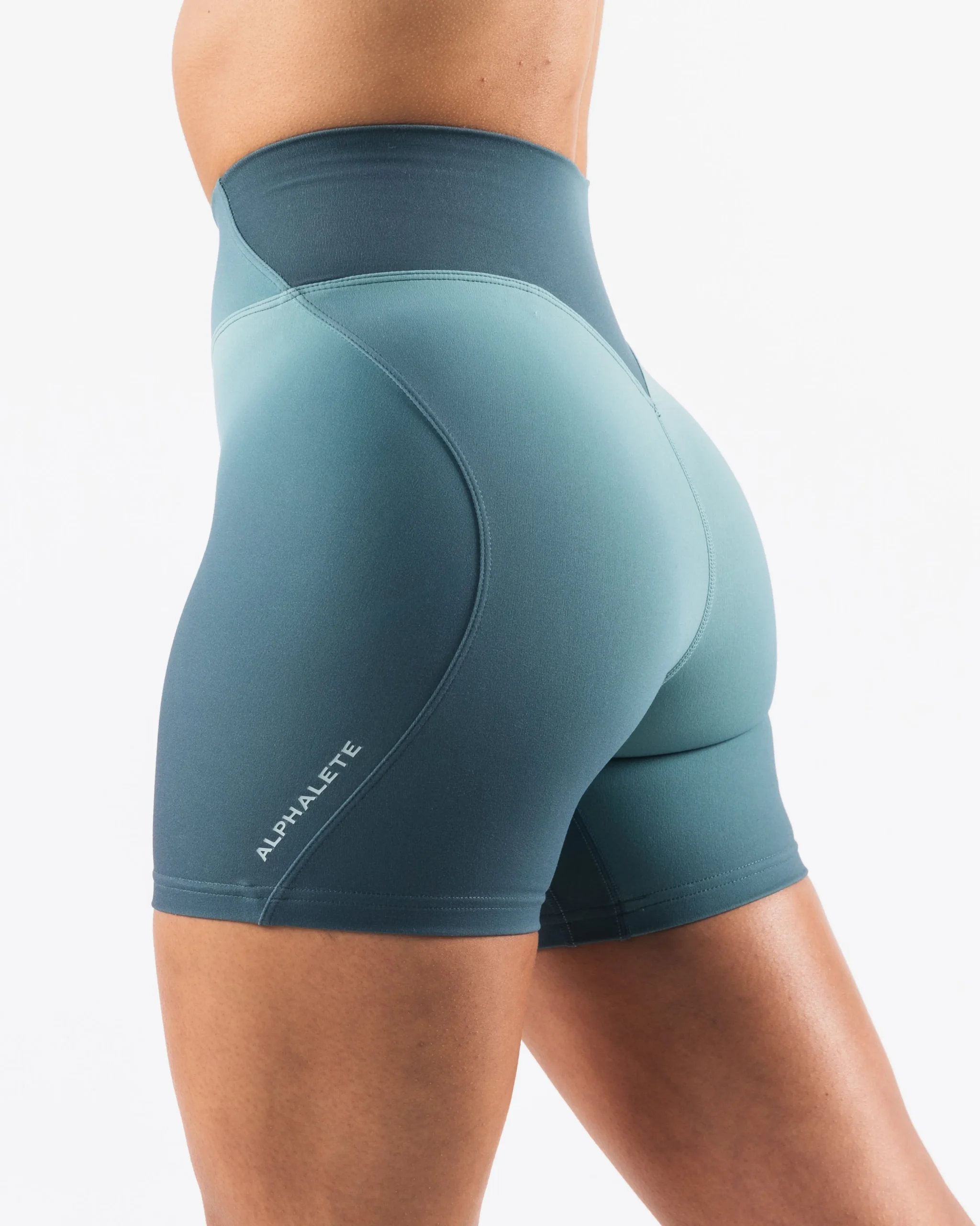 Aura Short 5"