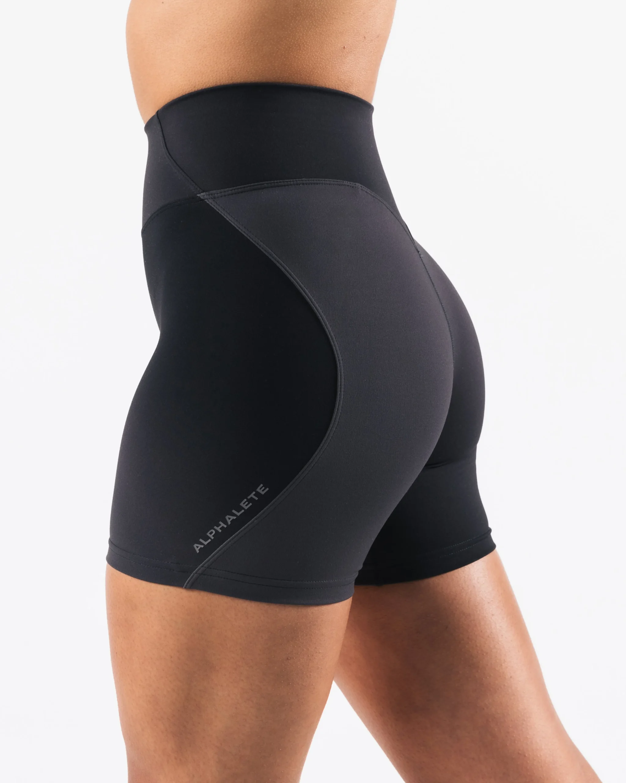Aura Short 5"