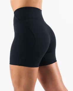 Aura Short 5