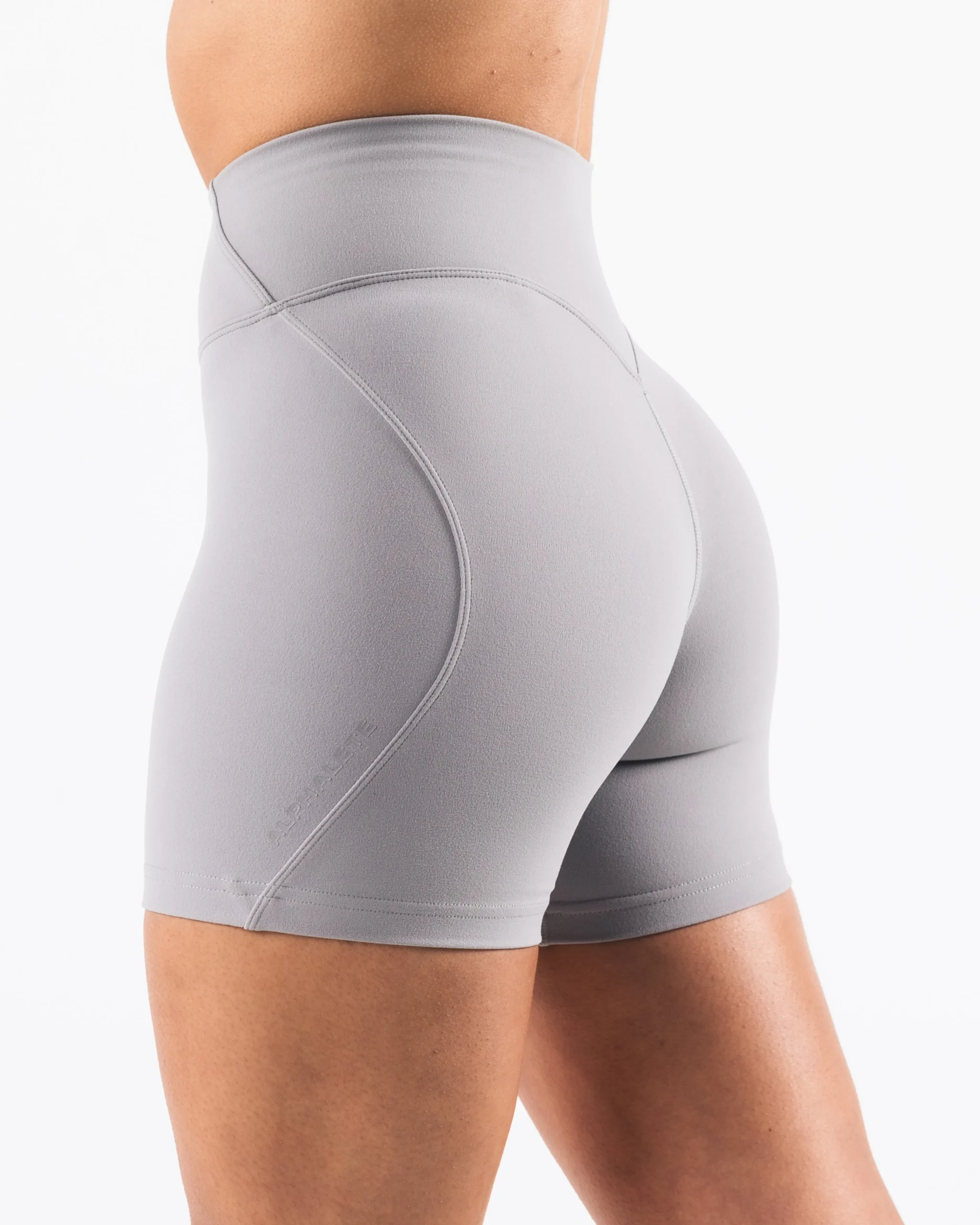 Aura Short 5"