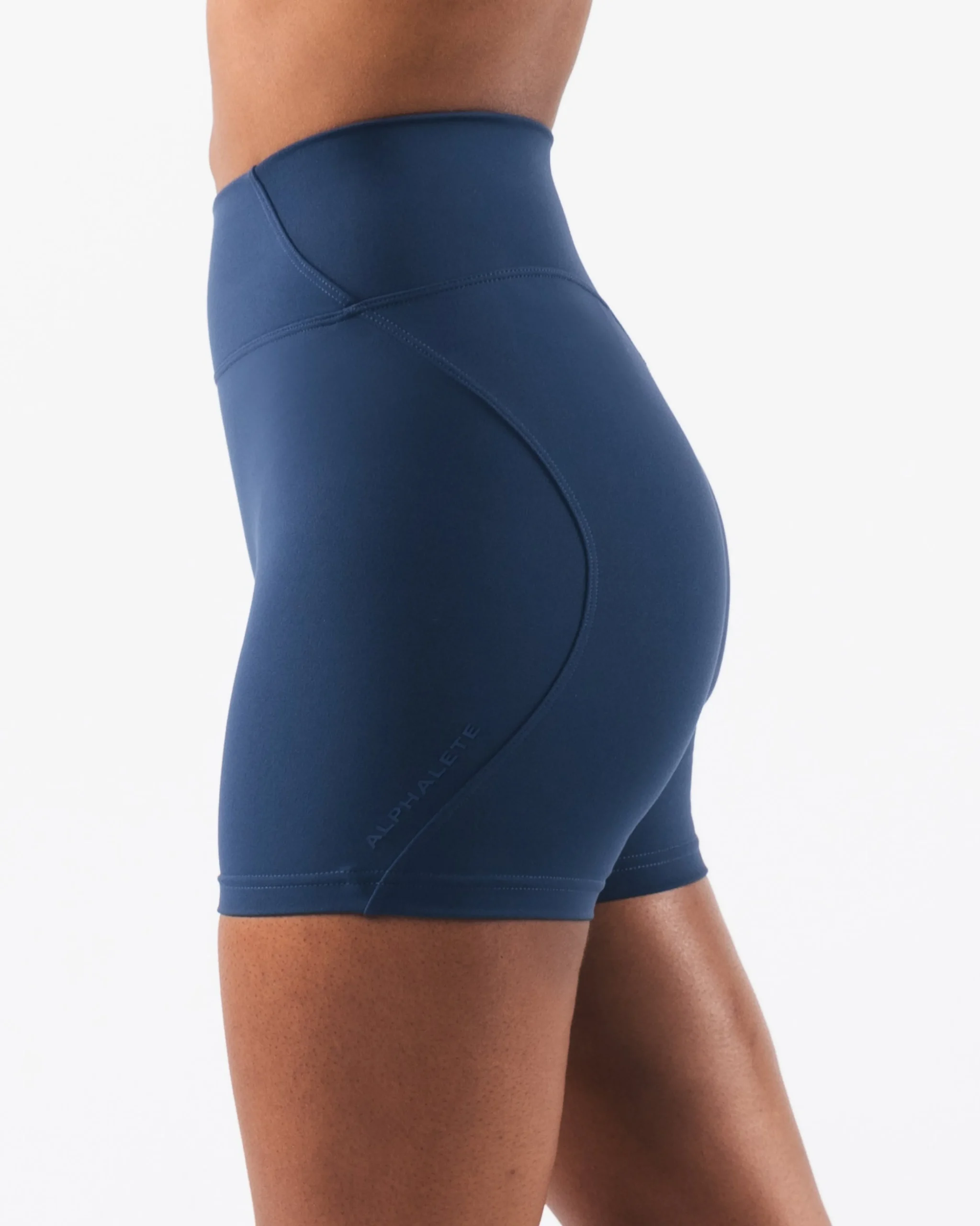 Aura Short 5"