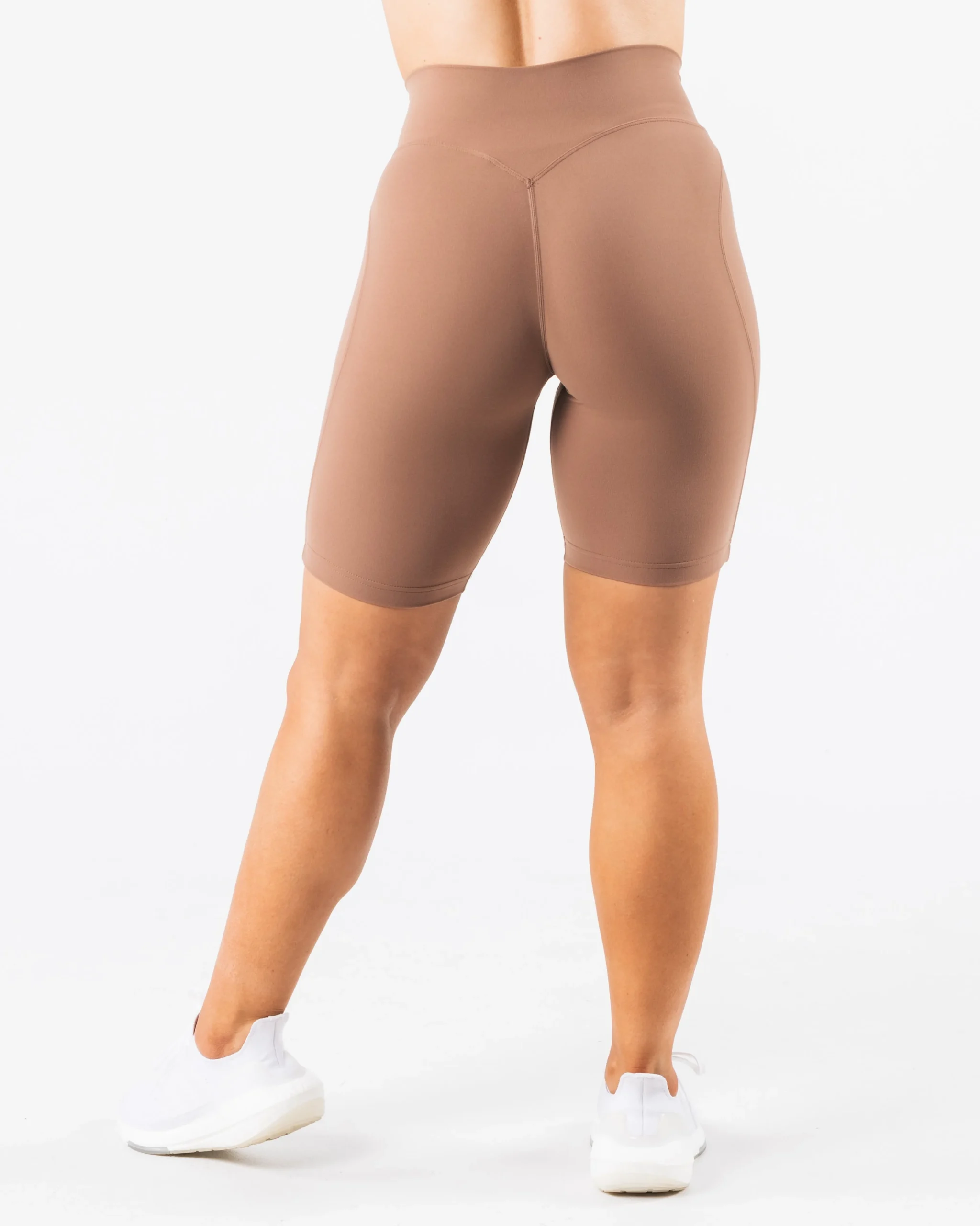 Aura Short 9"