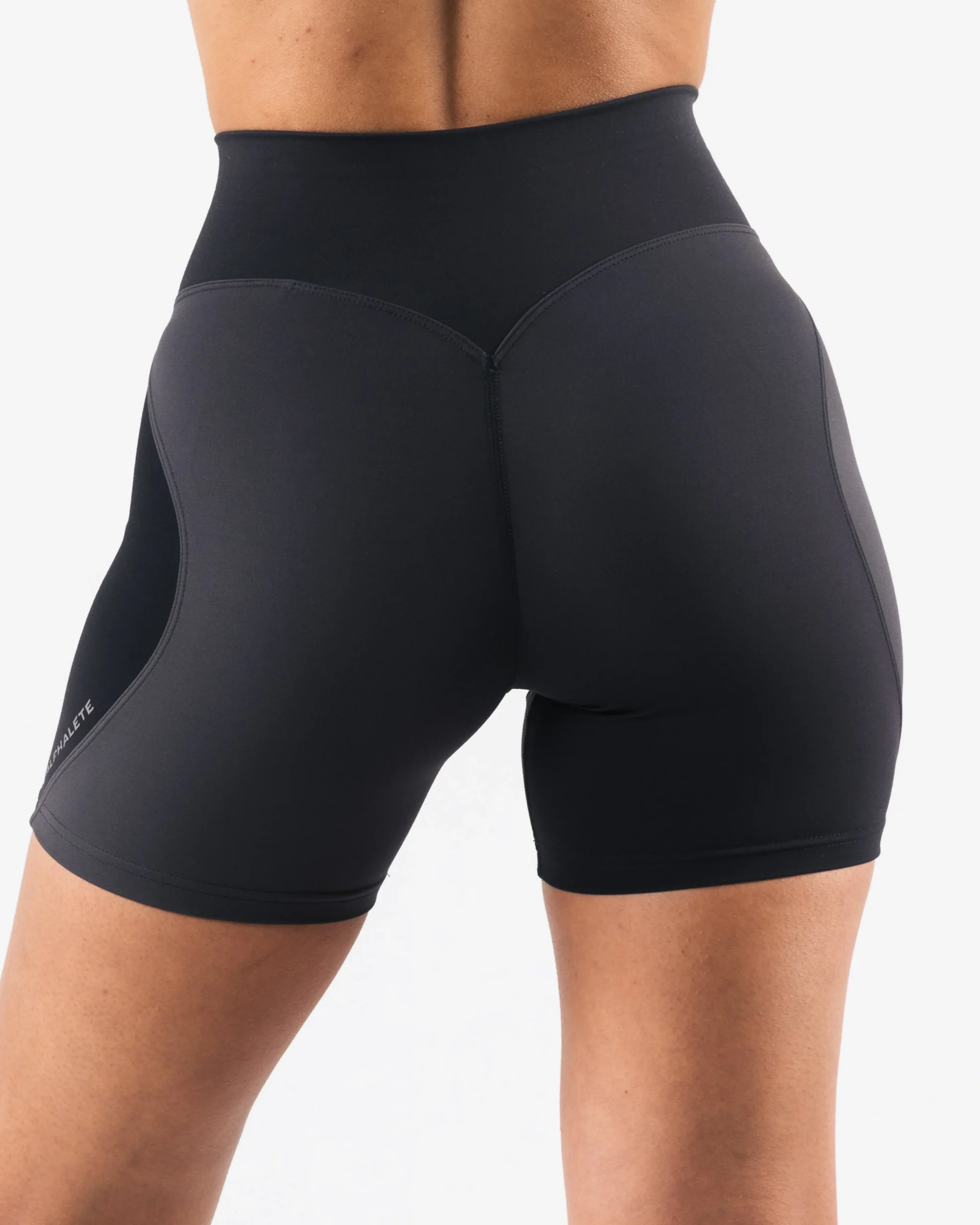 Aura Short 5"
