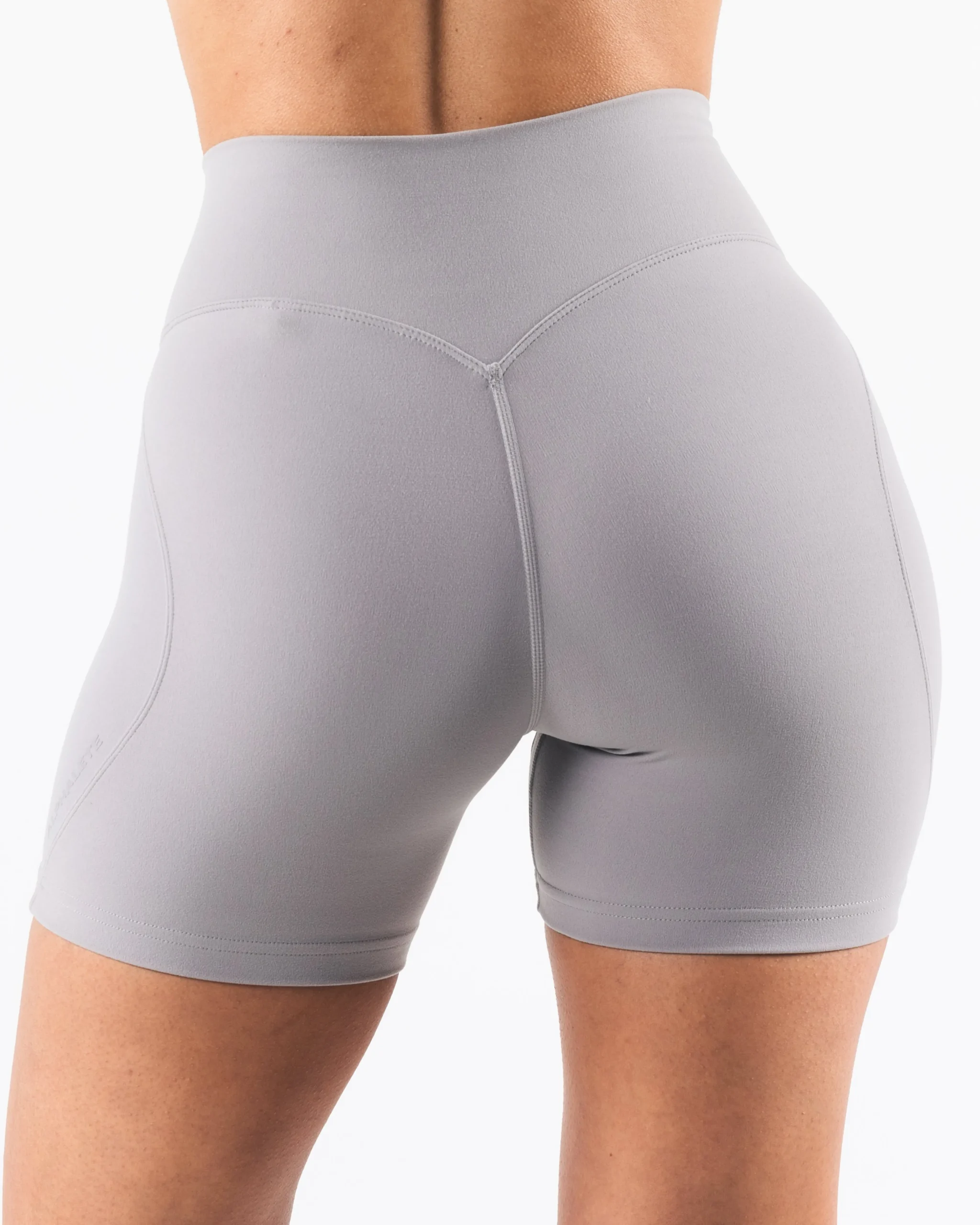 Aura Short 5"