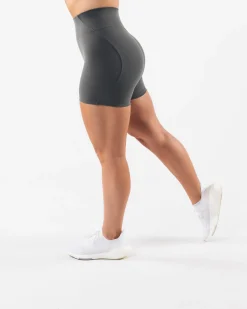 Aura Short 5