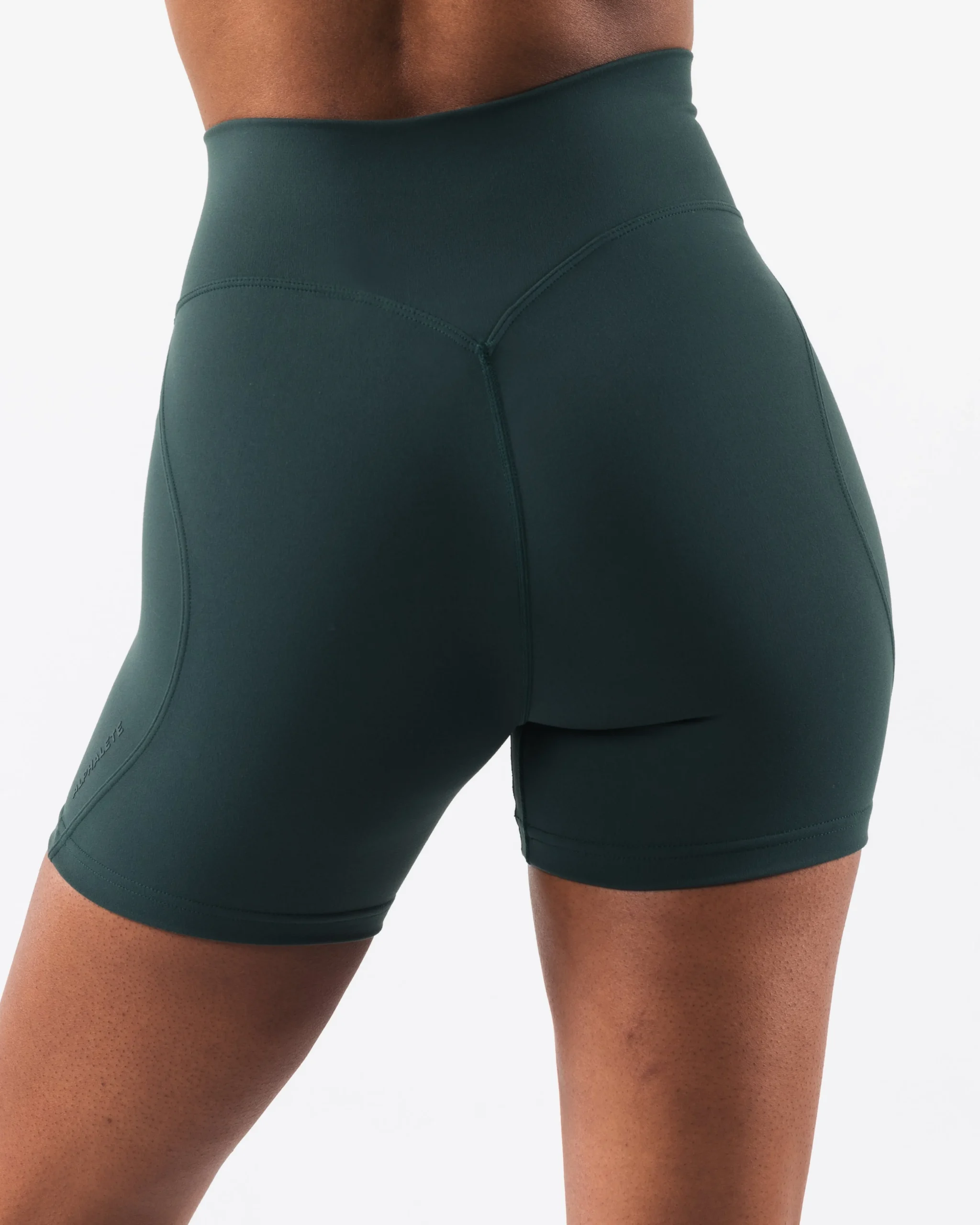 Aura Short 5"