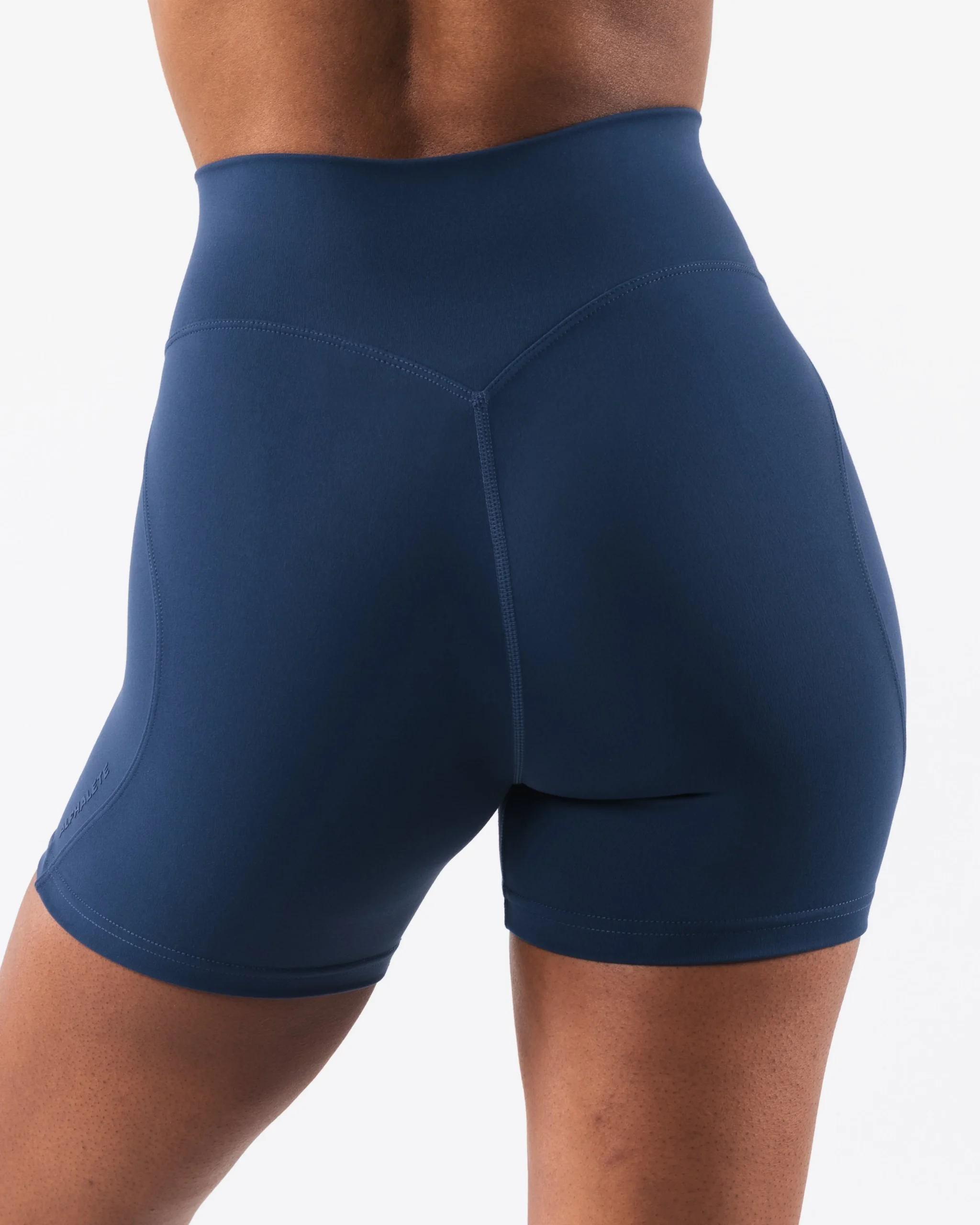 Aura Short 5"
