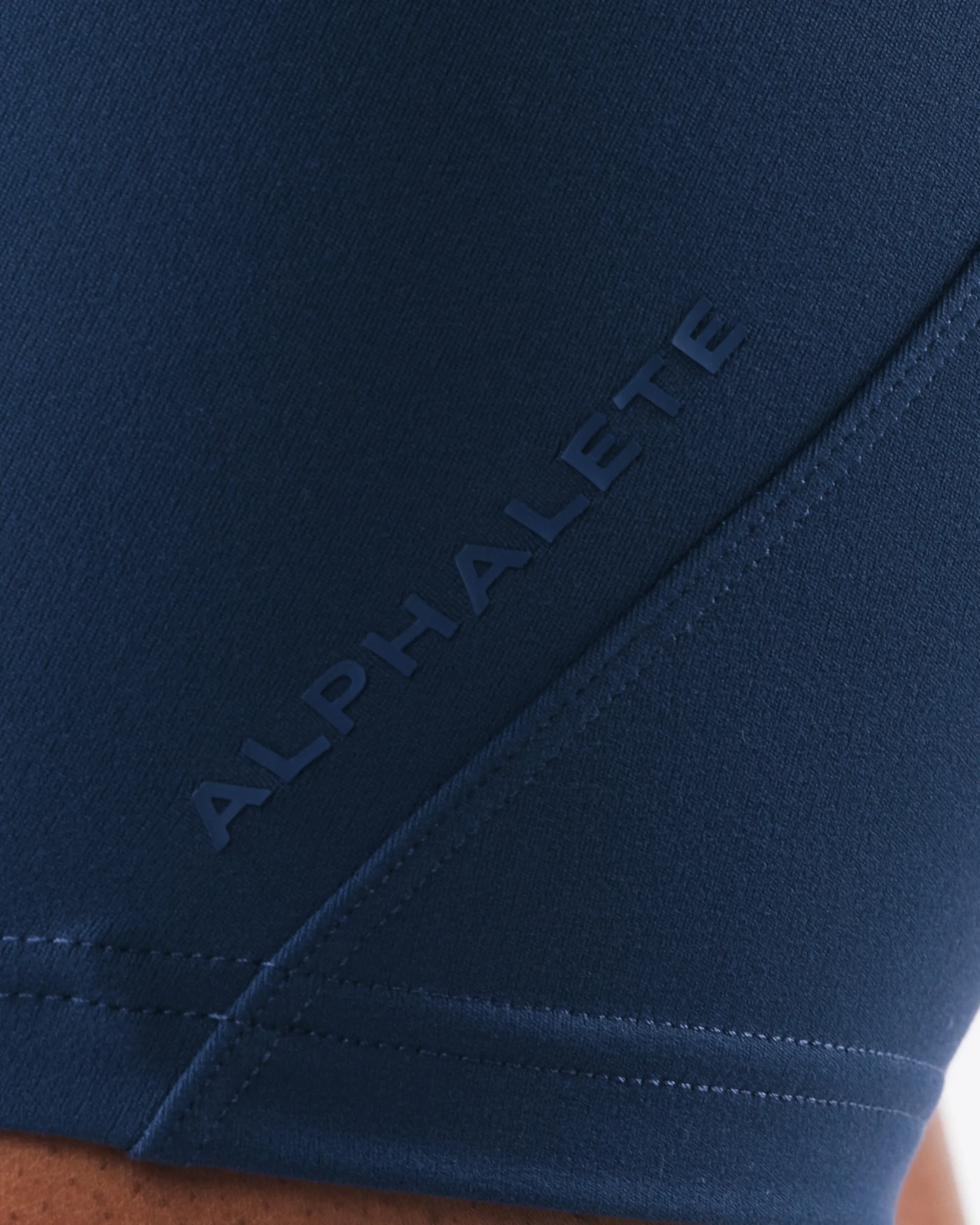 Aura Short 5"