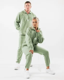 King Quarter Zip
